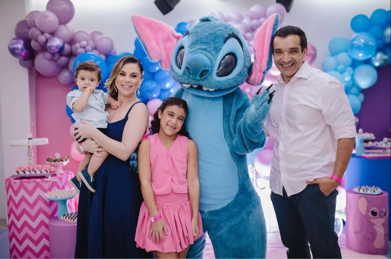 Livia e Valmique Filho festejam os oito anos da filha Maria Luiza