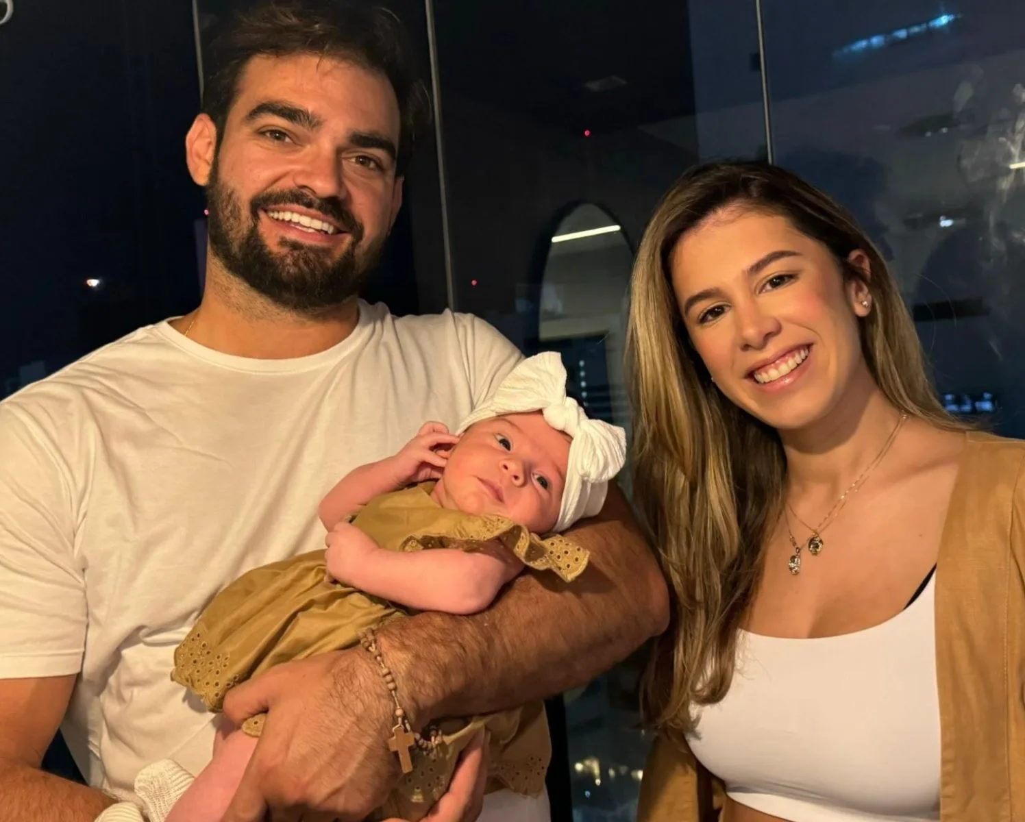 Lara Mattos e Caio Freire celebram o primeiro mês da filha Maria Luiza