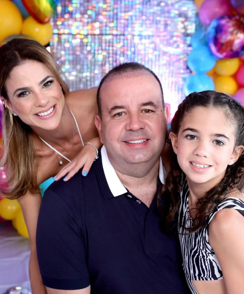 Juliana e Rodrigo Roma festejam os nove anos da filha Lia em party inspirada nos anos 90