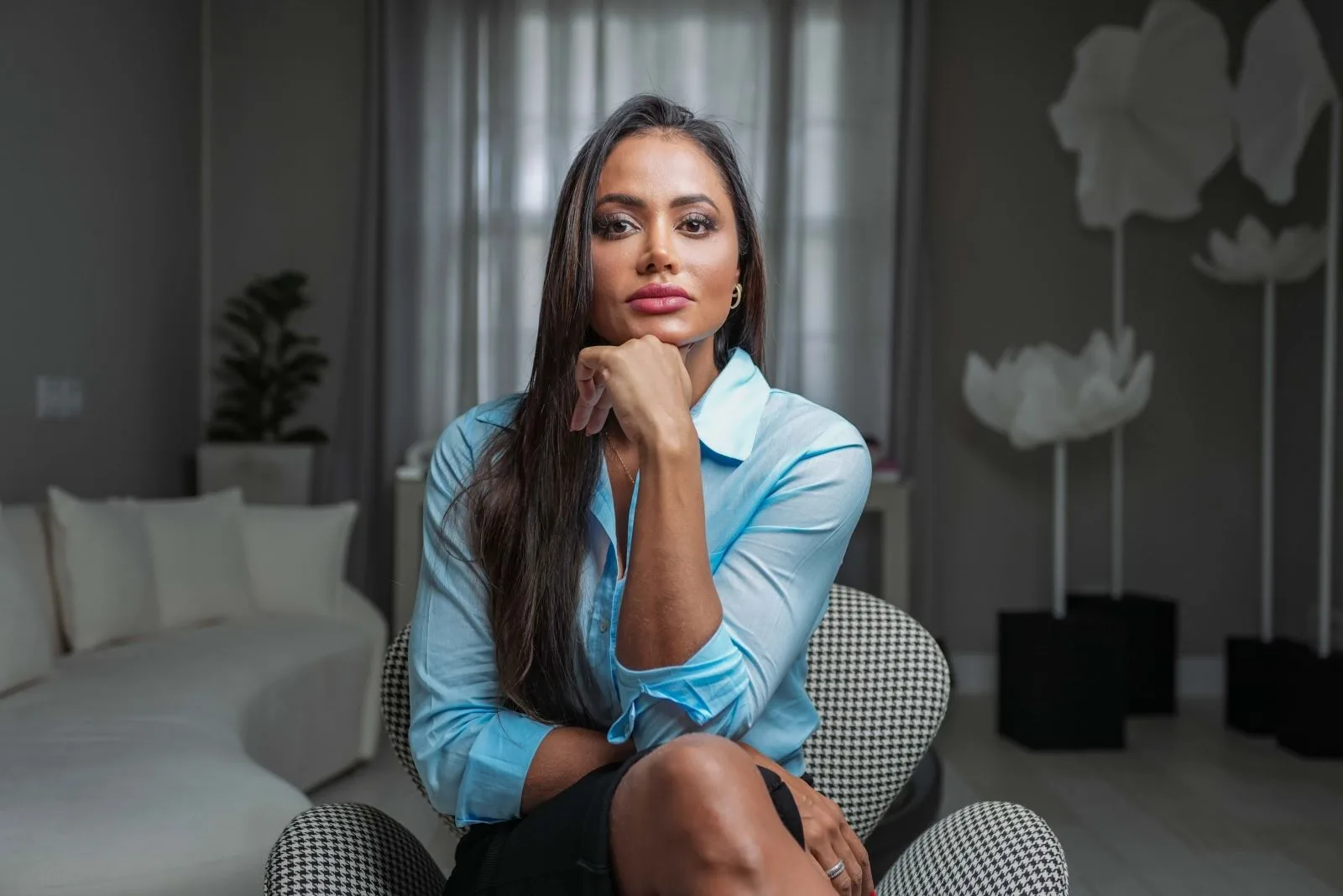 Sidiane Alvarenga: Reprogramadora Mental Superou Traumas e Ajuda Pessoas a Encontrarem Felicidade