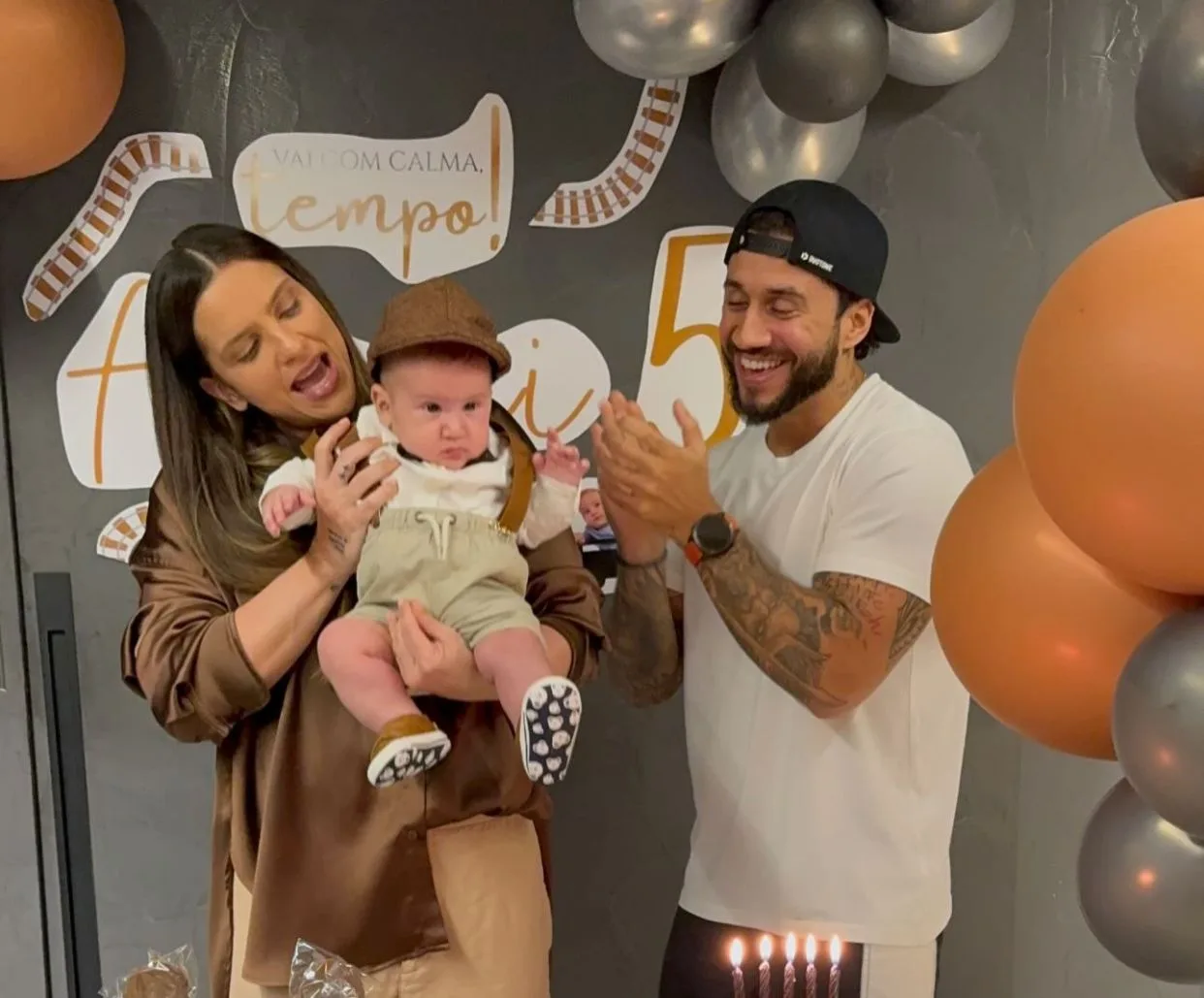 Rebeca Thomaz e Juan Bianchi celebram os cinco meses do filho, Antoni