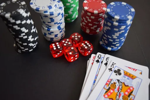 Estratégias de Pôquer para Melhorar Seu Jogo e Aumentar Seus Ganhos