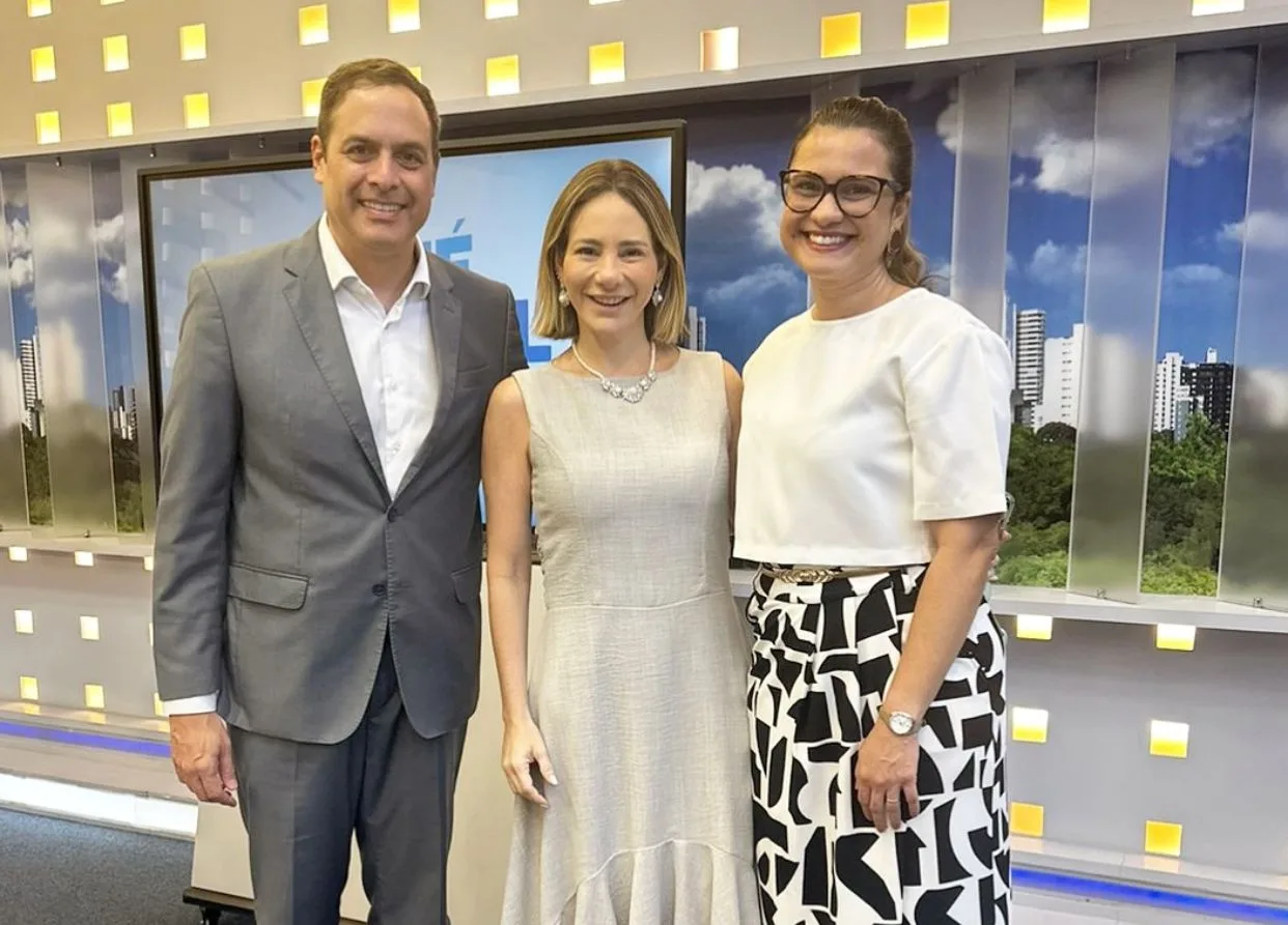 Paulo Câmara, presidente do BNB, e superintendente Evineide Dias são recebidos no Grupo Cidade