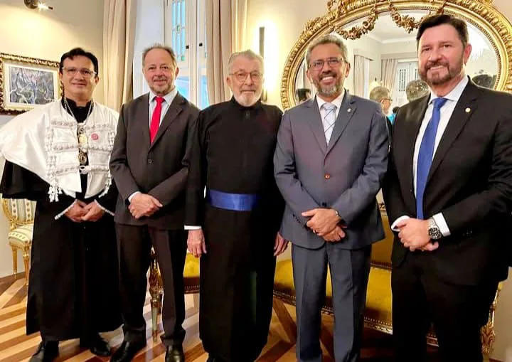 Eudoro Santana recebe título de Doutor Honoris Causa pela UFC