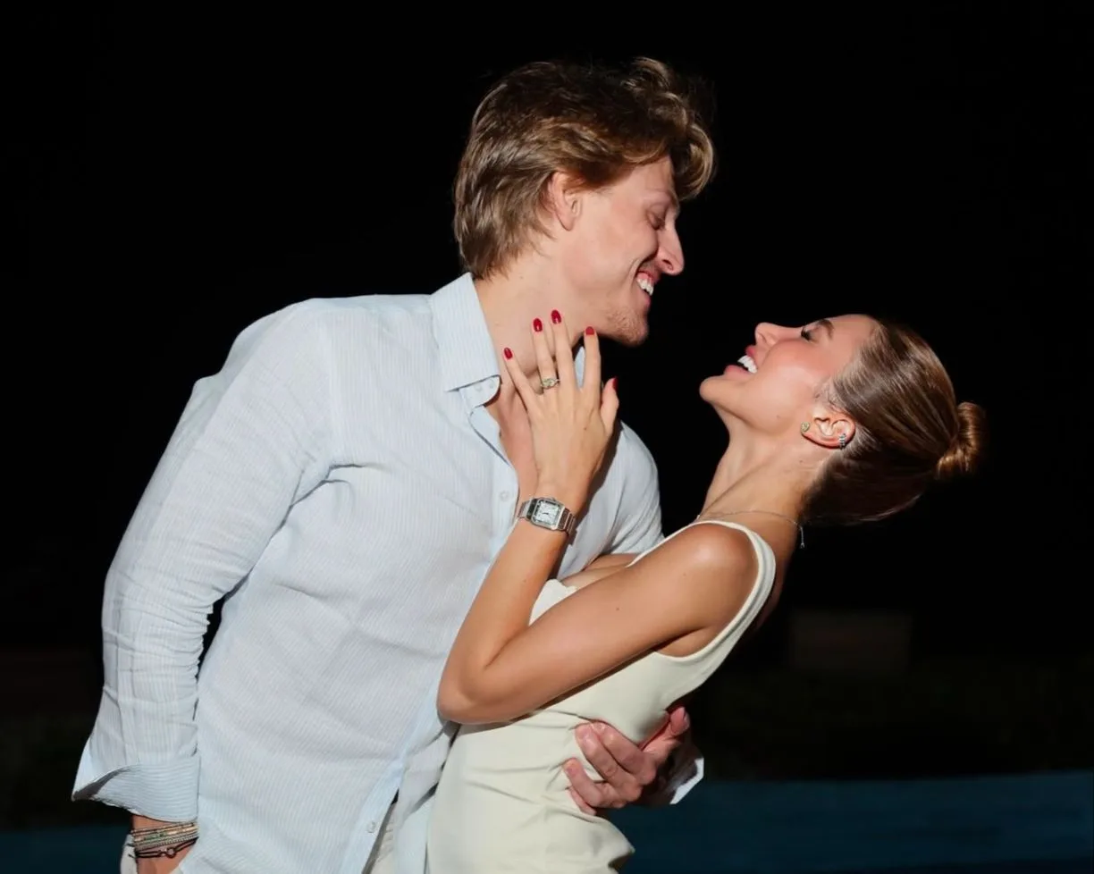 Esther Marques e Adolpho Mello noivam durante chiquérrima trip por St. Barths