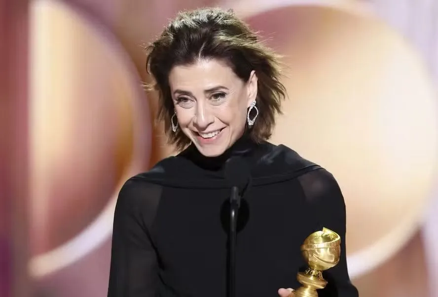 Fernanda Torres vence o prêmio de melhor atriz de drama no Globo de Ouro 2025