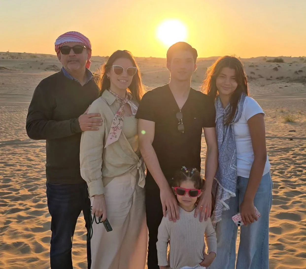 Juliana e Bruno Queiroz desbravam os encantos do deserto de Dubai