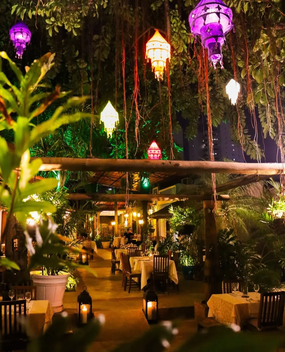Restaurante em Fortaleza surpreende com experiência de jantar em um jardim secreto