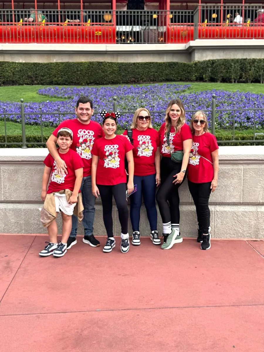 Livia e Audic Mota construindo memórias afetivas em férias com a família na Disney