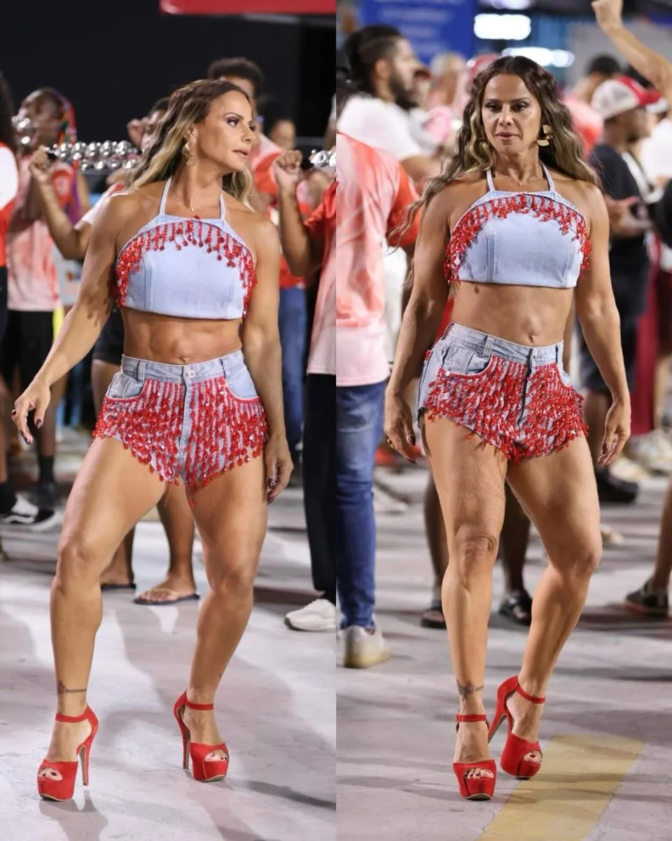 Viviane Araújo causa frisson na Sapucaí com look TR Brand
