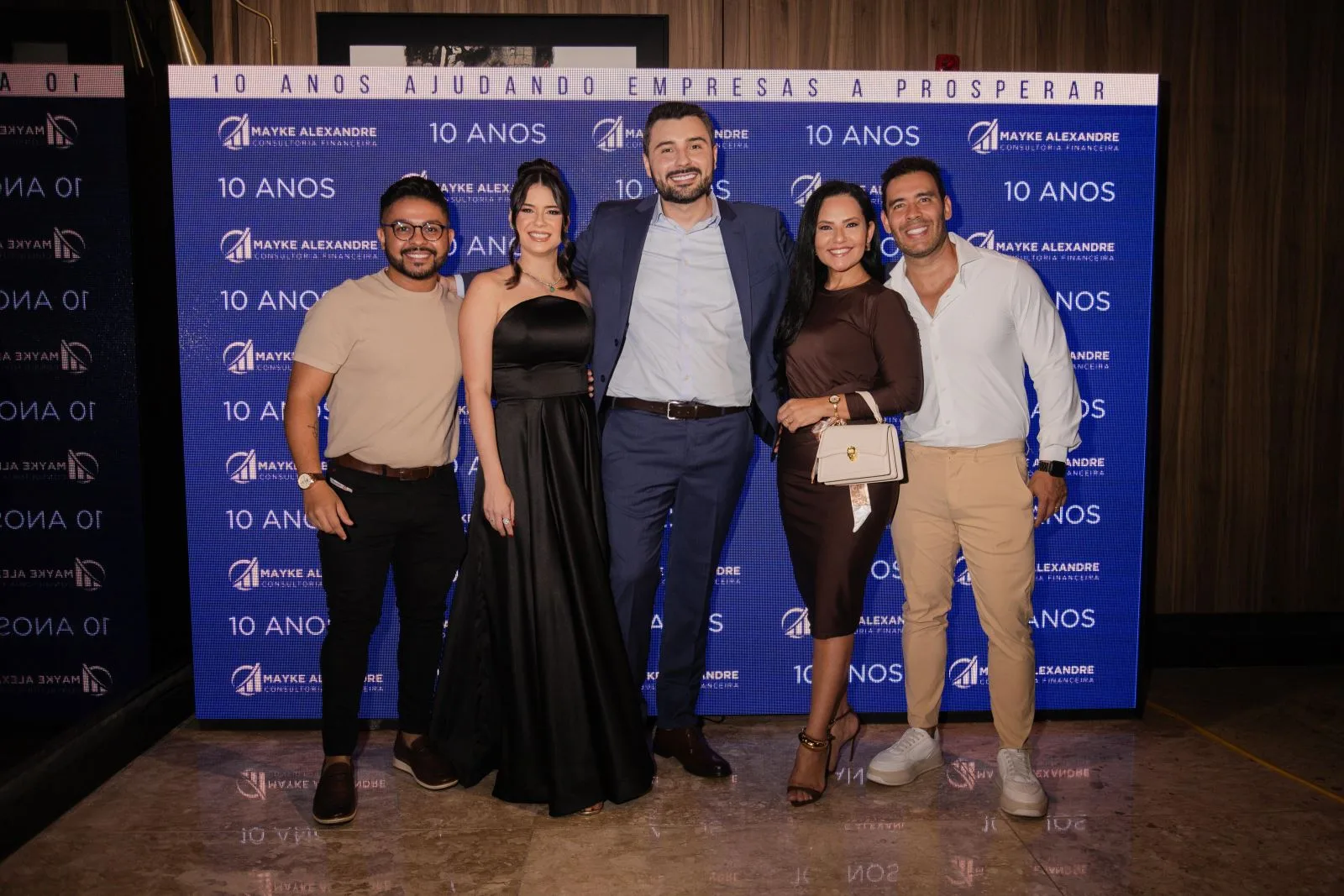 Mayke Alexandre celebra 10 anos de carreira destacando cases de sua consultoria financeira