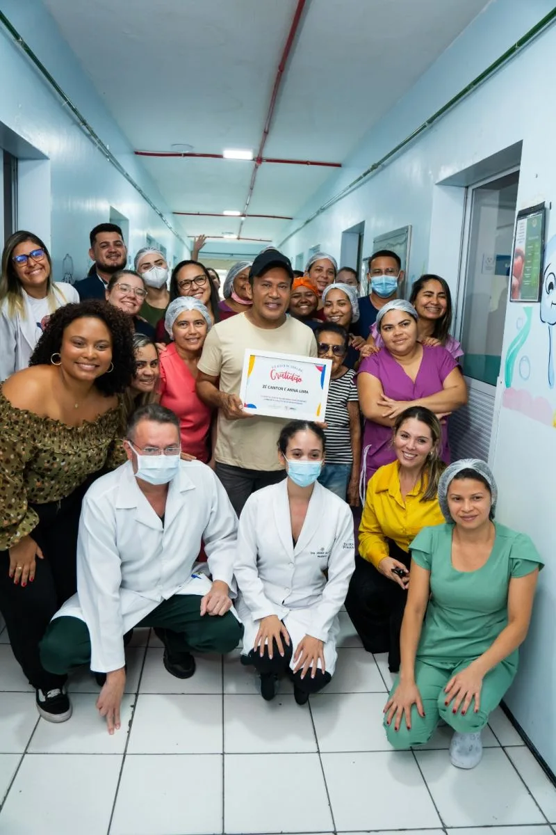 Zé Cantor visita crianças internadas no Hospital SOPAI e realiza ação solidária