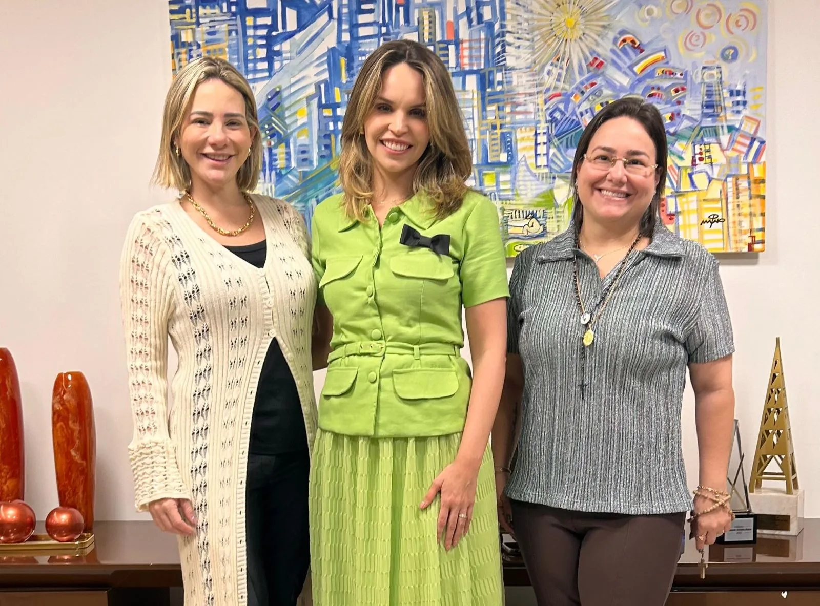 Gabriella Aguiar destaca projetos sociais em visita ao Grupo Cidade de Comunicação