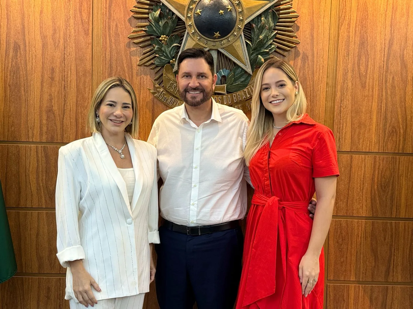 Romeu Aldigueri e Tainah Marinho recebem Gaída Dias em visita institucional