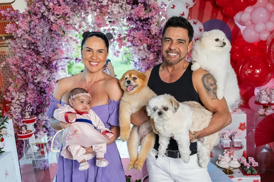 Graciele Lacerda e Zezé di Camargo postam fotos do mesversário da filha, Clara