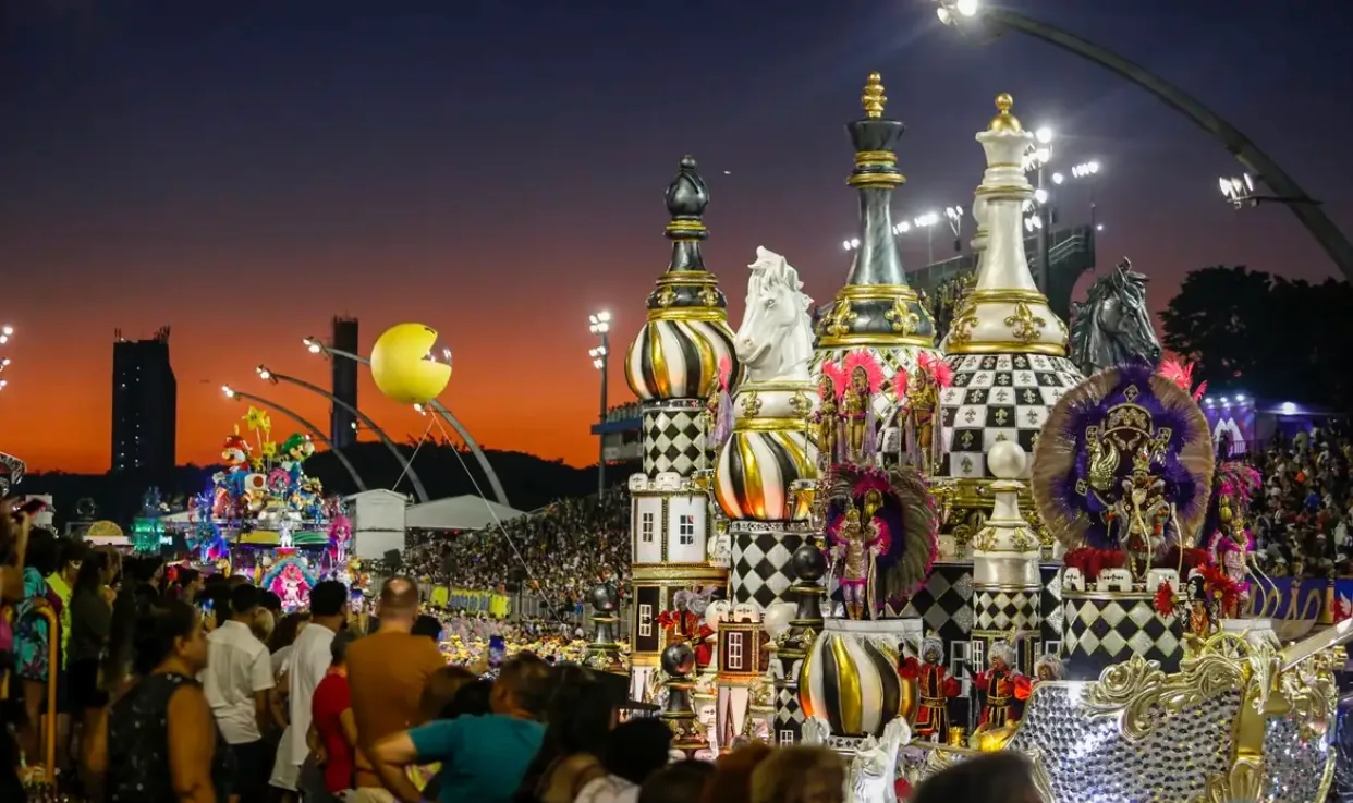 Rosas de Ouro é campeã do carnaval das escolas de samba de São Paulo