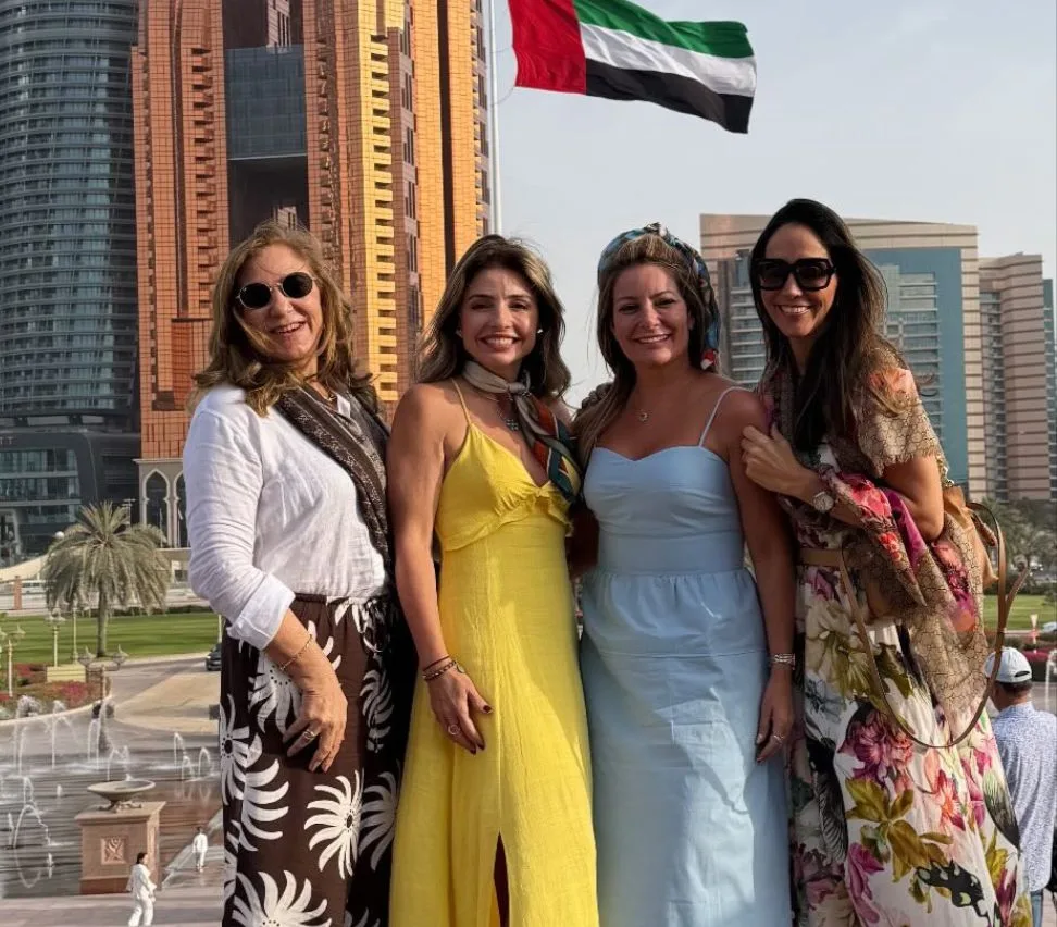 Jória Araripe, Nádia Bismarck, Dani Peixoto e Tati Luna curtem Abu Dhabi entre amigas