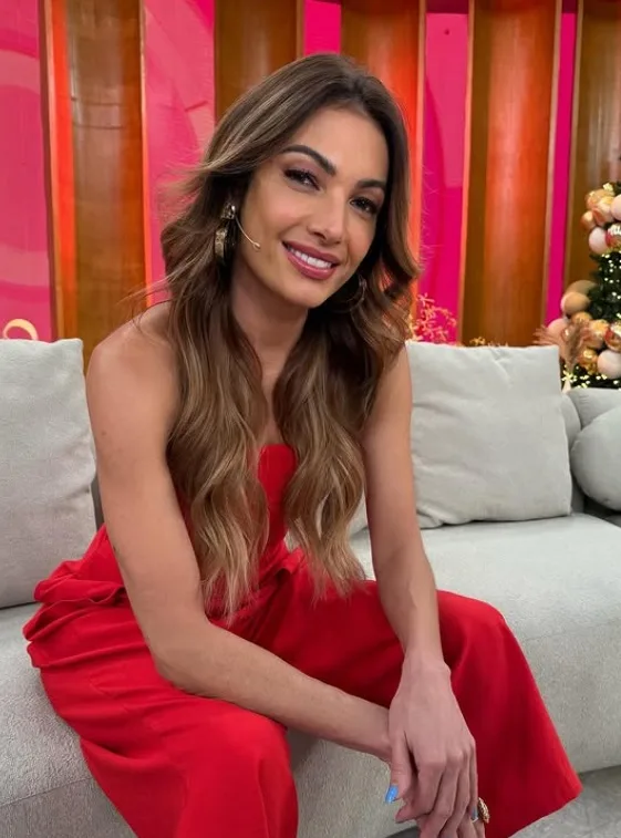 Patrícia Poeta é criticada por informar a pai sobre detalhes da morte da filha ao vivo