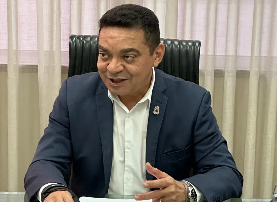 Uece celebra 50 anos e convida a comunidade universitária para evento comemorativo na Alece