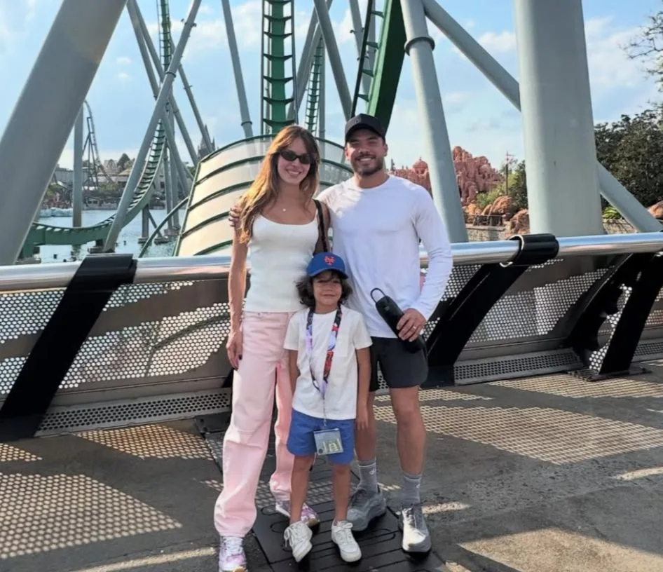 Thyane e Wesley Safadão aproveitam o alto-astral de Orlando com a família