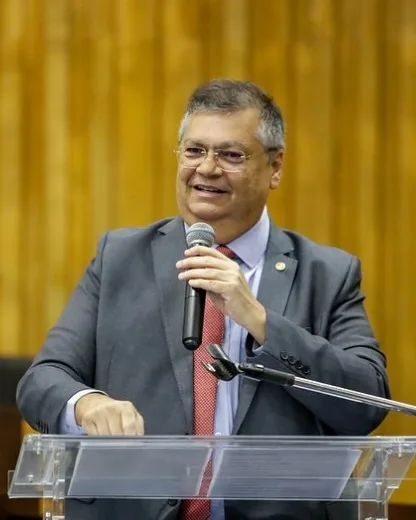 "Longe do ideal", declara ministro Flávio Dino sobre orçamento secreto