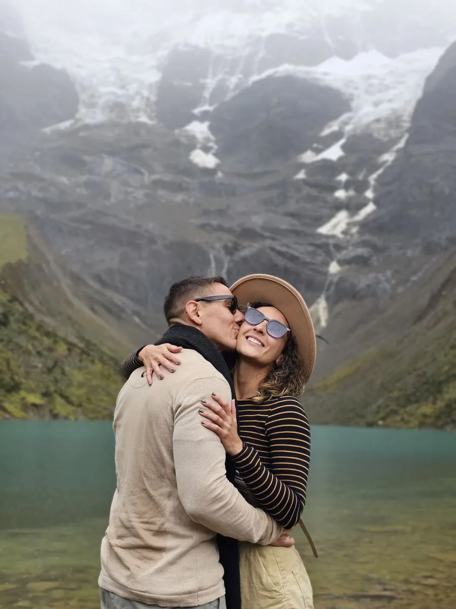 Layane Vasconcelos e Renato Nobrega curtem viagem em Machu Picchu no Peru