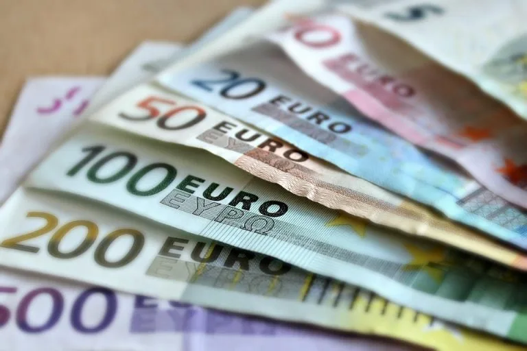Países europeus se unem e reagem a tarifaço de Trump