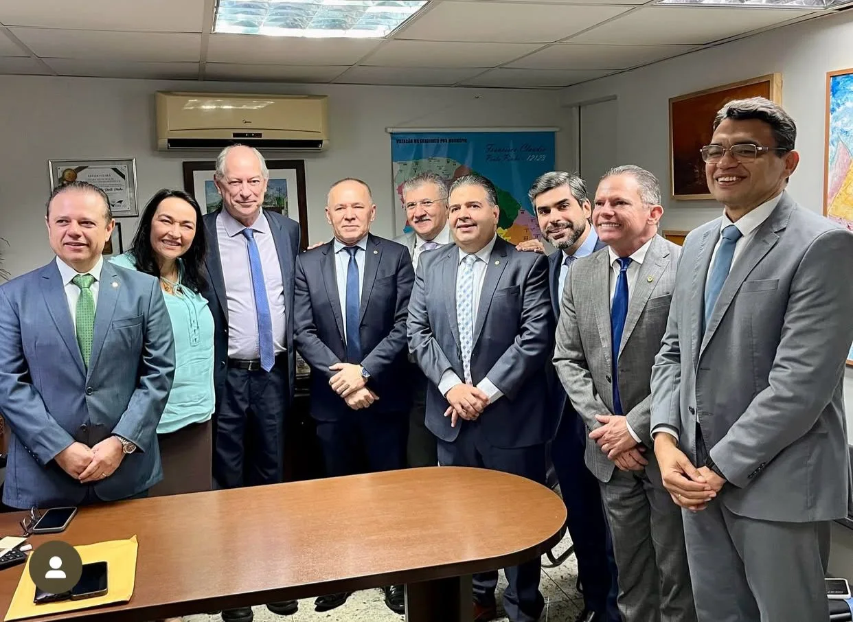 Ciro Gomes oficializa aproximação com núcleo bolsonarista do Ceará