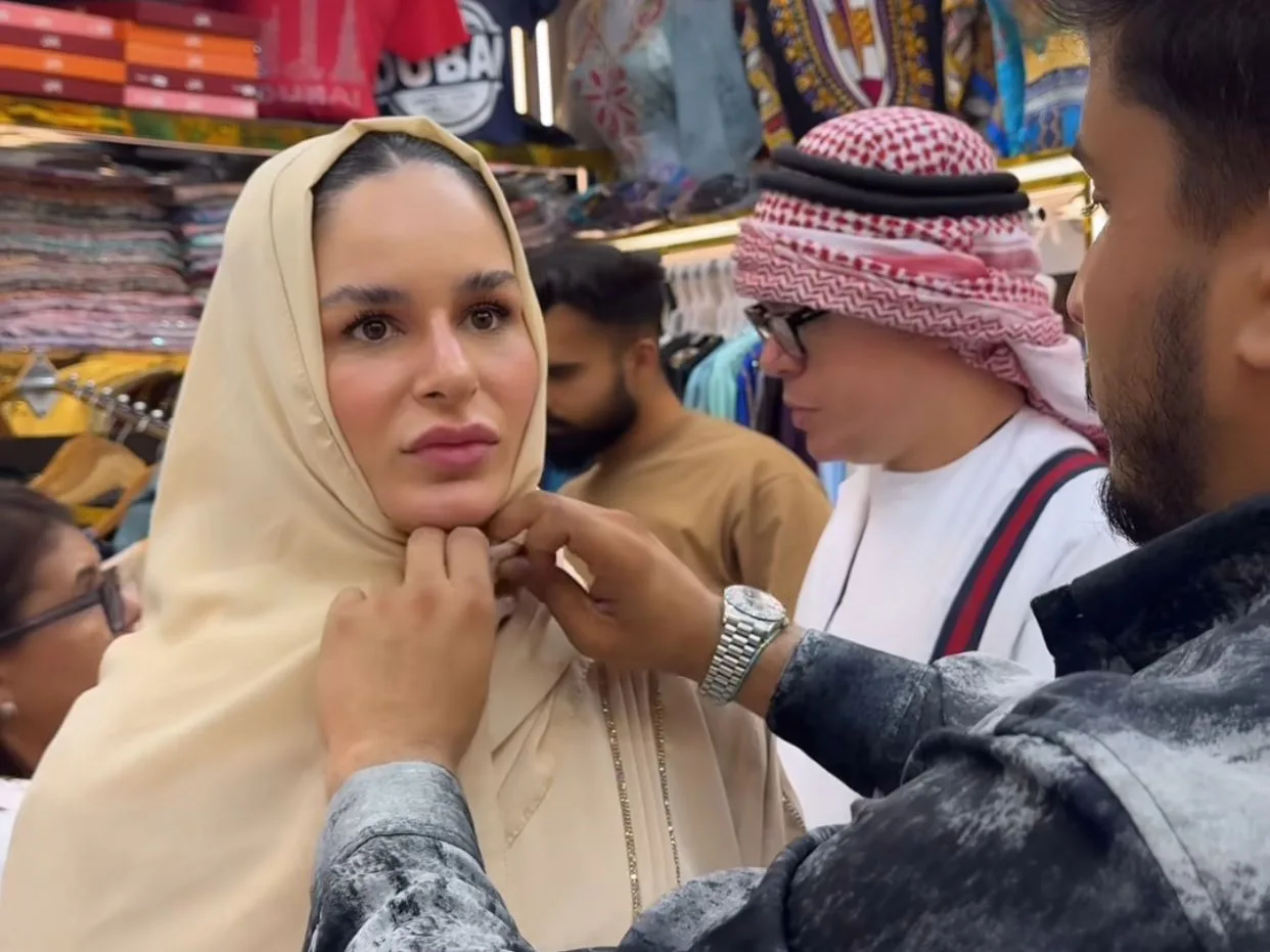 Pamella Holanda e DJ Ivis curtem viagem por Dubai