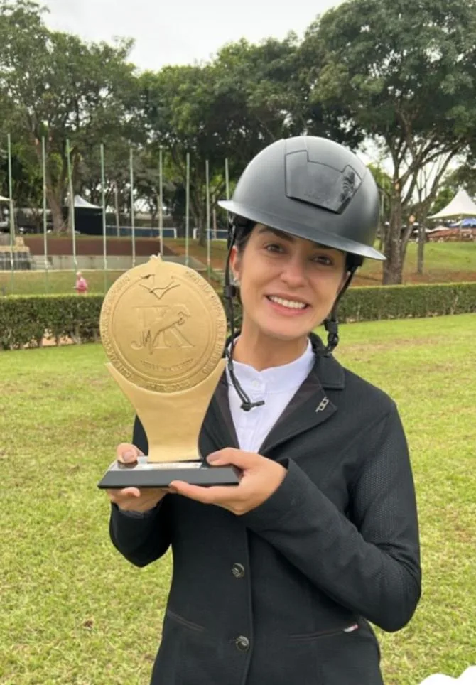 Sara Erel é campeã na categoria Amador 1,20m da CSN XIX Copa JK de Hipismo 2025, em Brasília