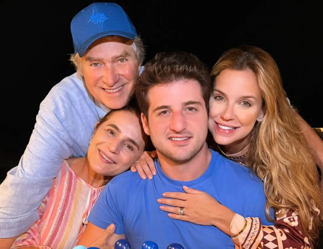 Omar Macedo brinda aniversário com a família no litoral cearense