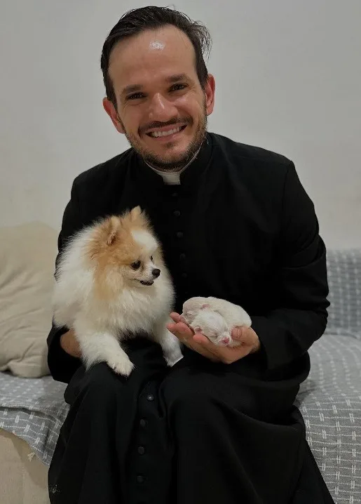 Após vexame de Virgínia, Padre Patrick Fernandes se destaca na CPI das Bets com lucidez