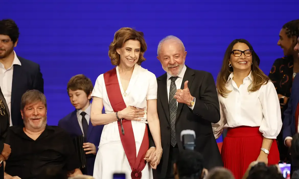 Lula homenageia personalidades da cultura brasileira