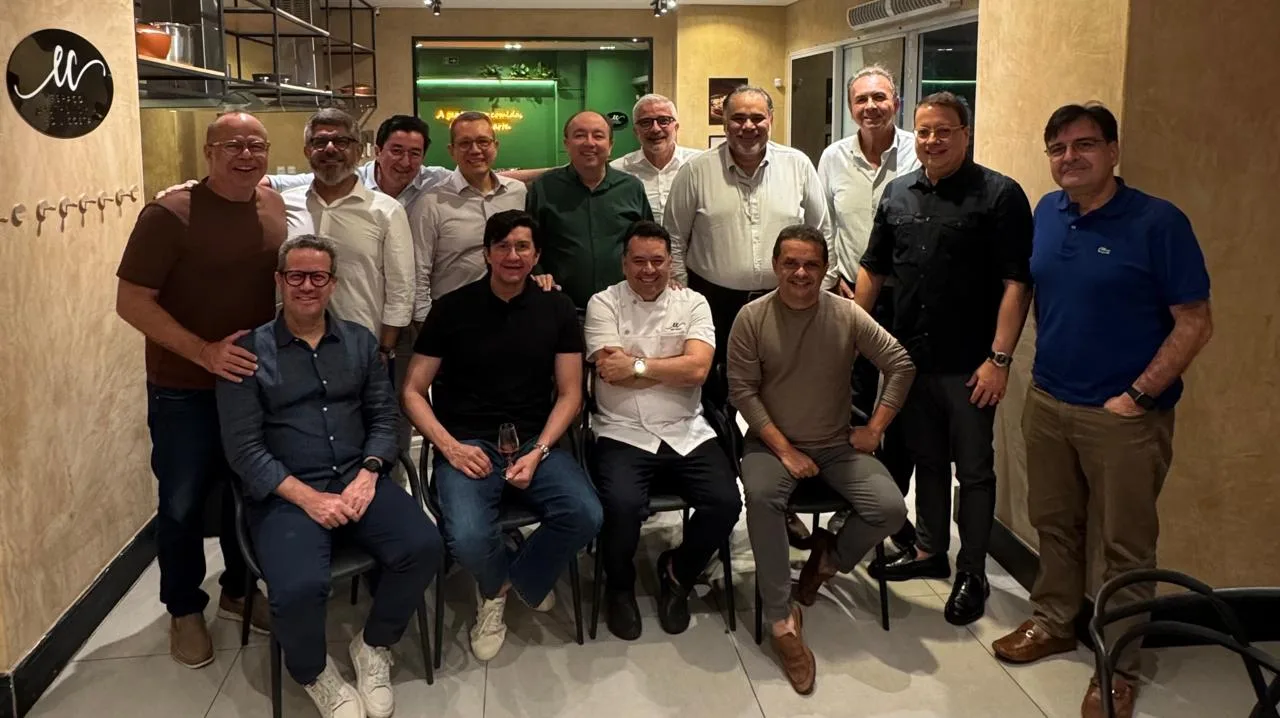 Grupo Amis & Vins se reúne em noite que lançou selo enogastronômico