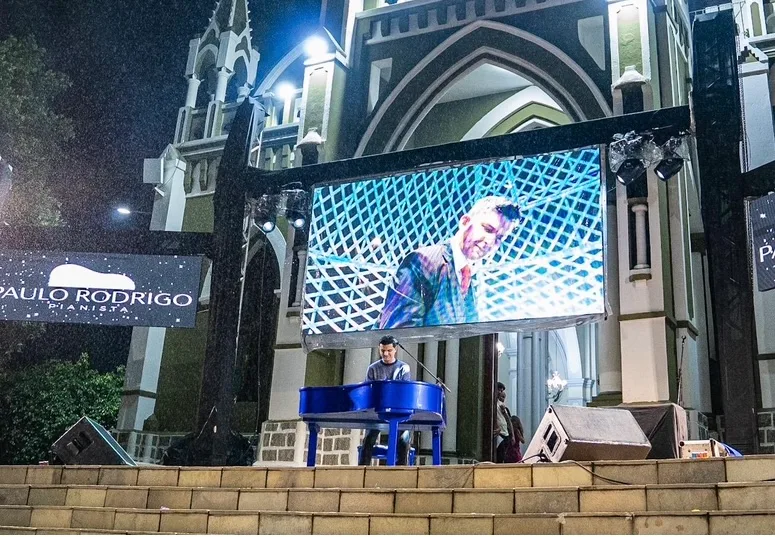 Pianista Paulo Rodrigo encanta o Brasil com a sua música