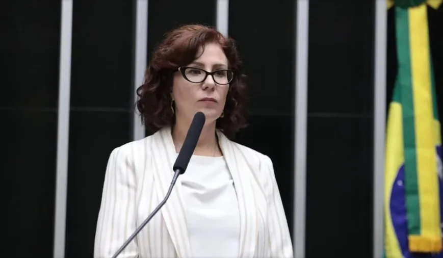 Alexandre de Moraes determina prisão preventiva de Carla Zambelli