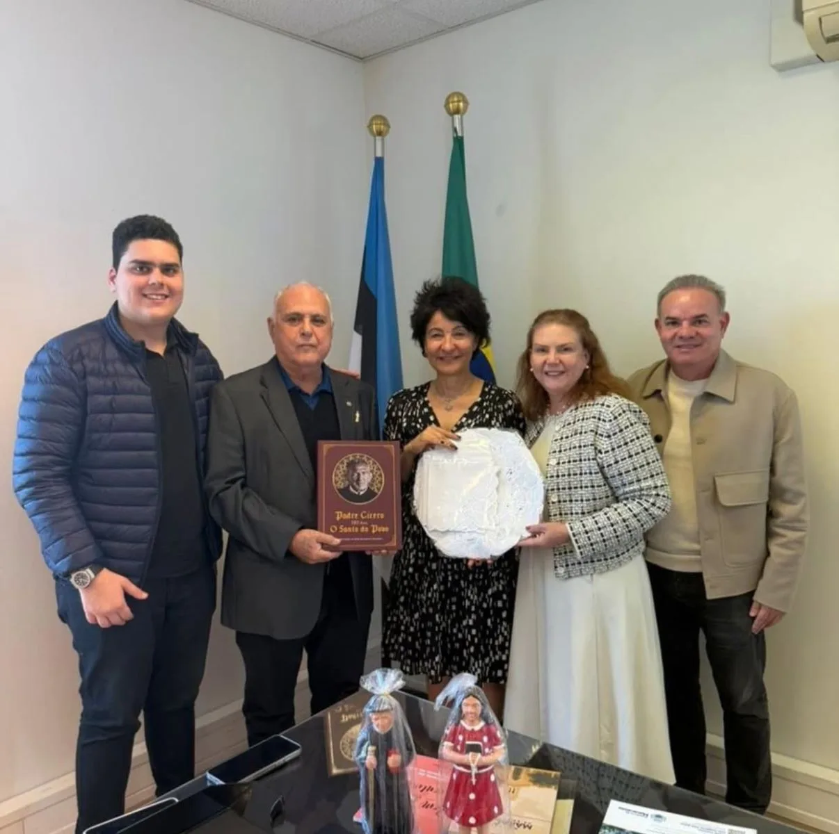 Fernanda Pessoa, Roberto Pessoa e Ésio Souza fortalecem diplomacia em visita às embaixadas europeias