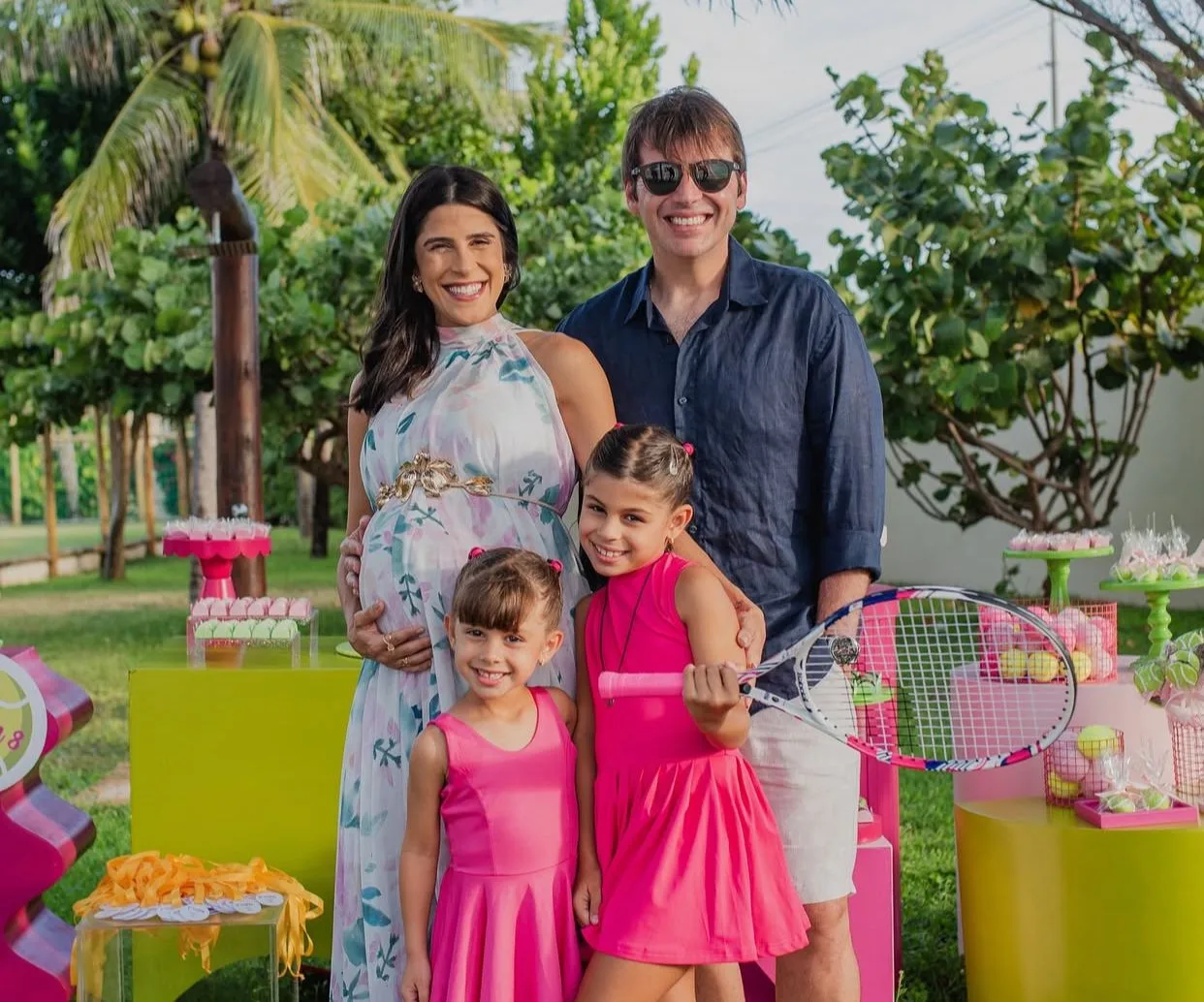 Clarissa Aguiar e Paulo Porto festejaram os oito anos da filha Sara