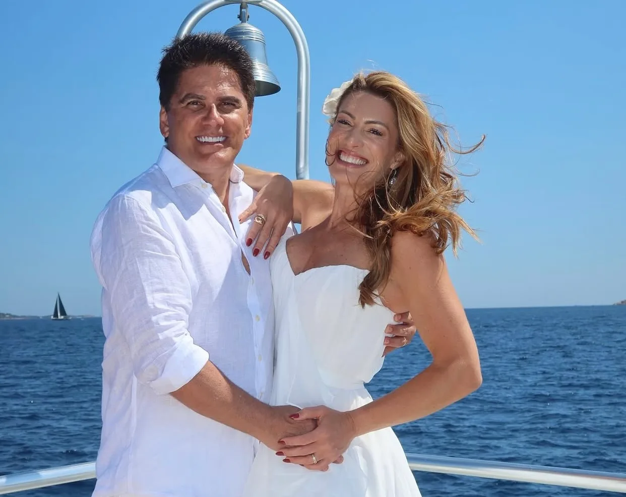 César Filho e Elaine Mickely renovam os votos na Itália