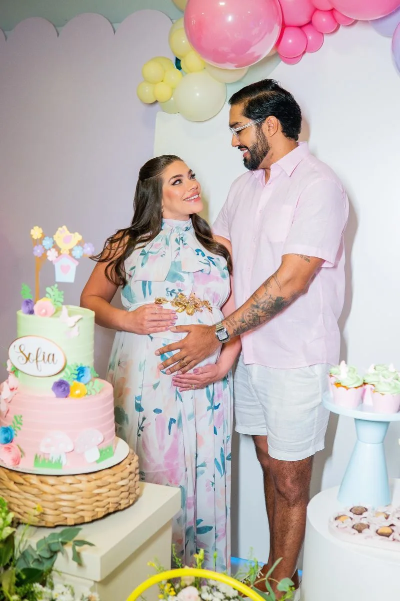 Chá de Bênçãos celebra a chegada de Sofia, filha dos médicos Gustavo Amarante e Gabriela Aguiar