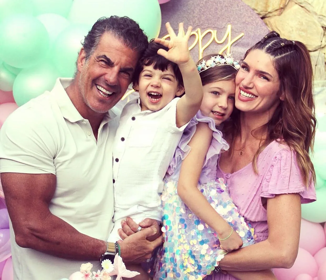 Lou Montenegro e Álvaro Garnero celebram os cinco anos da filha Luma