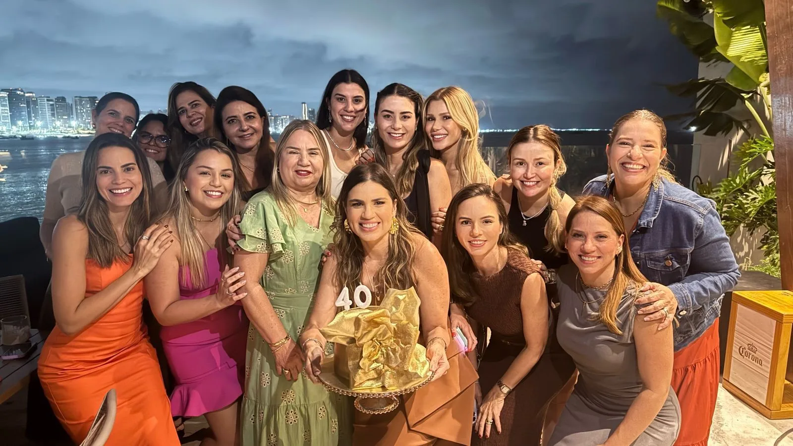 Ticiana Ximenes comemora b-day com parabéns antecipado