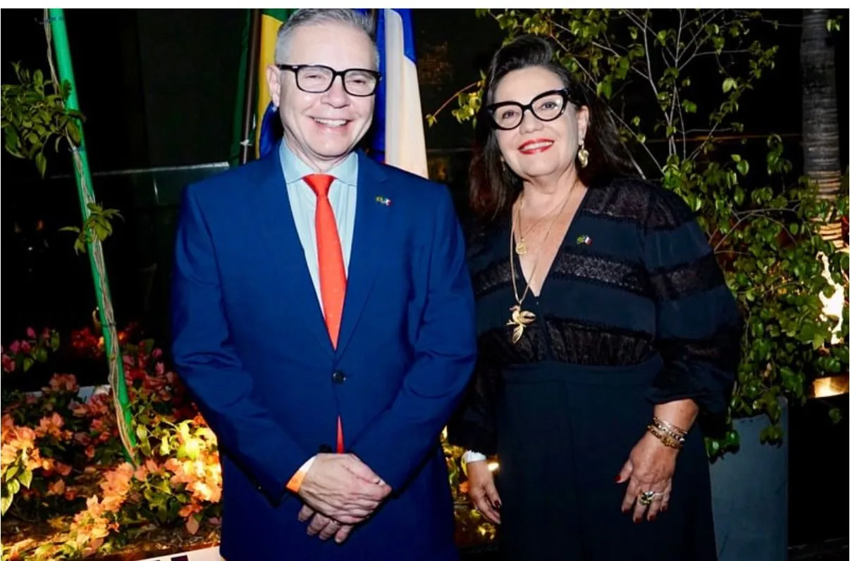 Fernanda Jensen prestigia Festa Nacional Francesa
