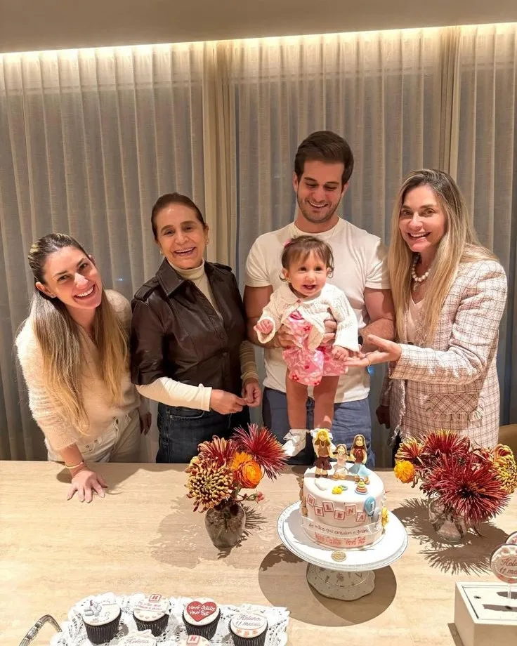 Bruna Magalhães e Ravi Macedo festejam mesversário da herdeira, Helena
