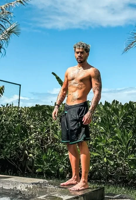 Zé Felipe se pronuncia sobre namoro com Ana Castela