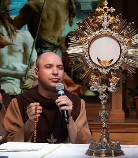 Fenômeno nacional, Frei Gilson transforma Festa de Barretos em espaço de adoração a Deus