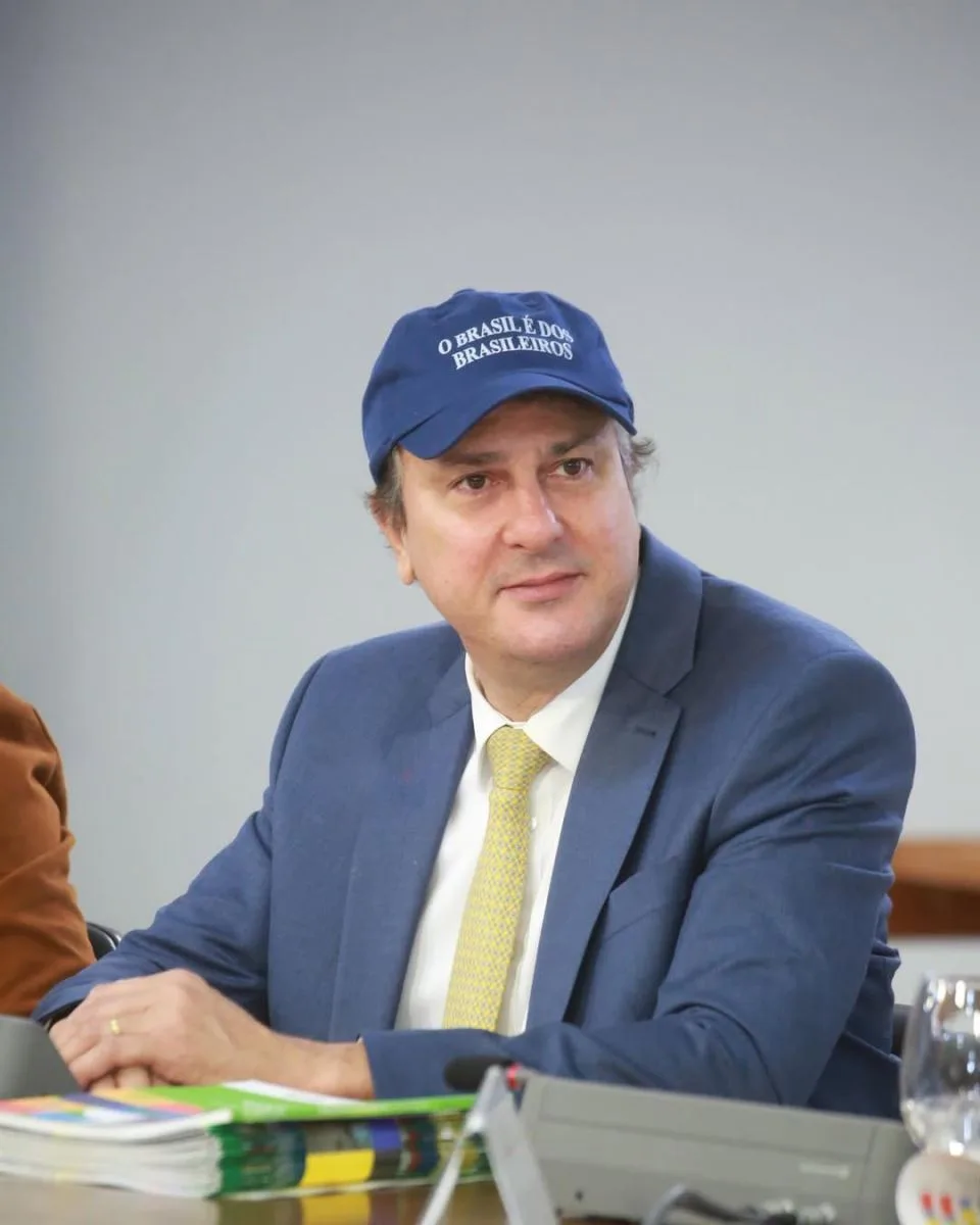 Camilo Santana adere à campanha pela soberania nacional em reunião ministerial