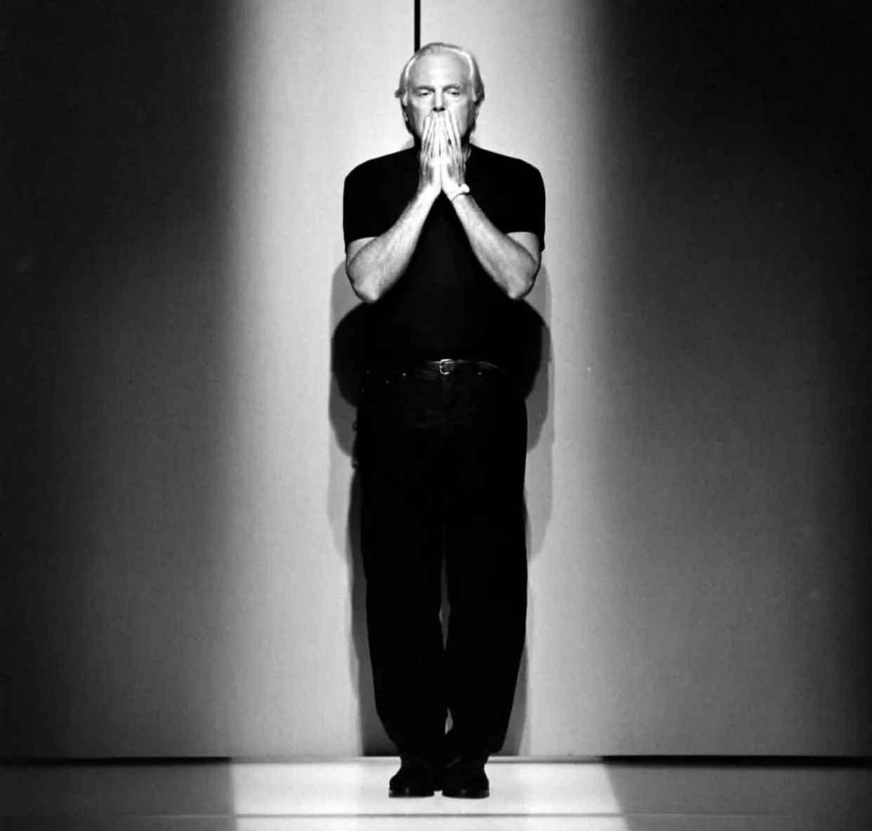 Morre Giorgio Armani, ícone da moda mundial, aos 91 anos