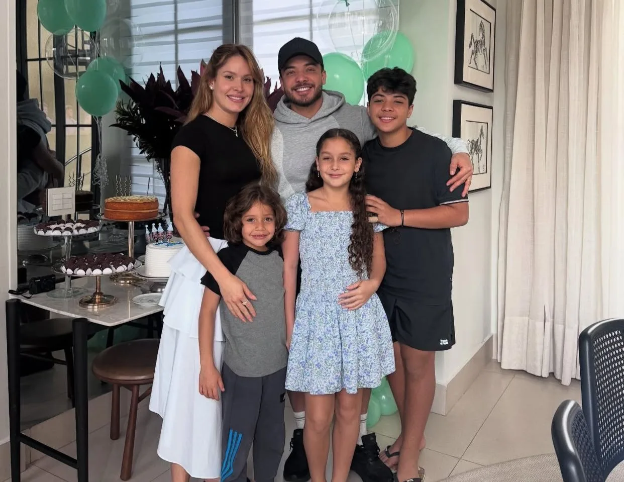 Wesley Safadão celebra 3.7 em almoço com a família
