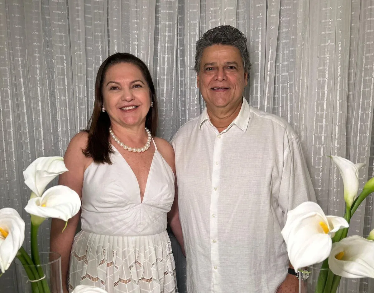 Lili e Colombo Cialdini comemoram 30 anos de casados em jantar familiar